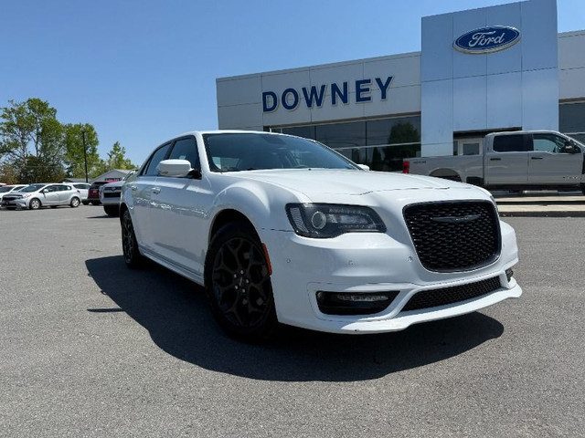 2022 Chrysler 300 300 Touring L 3.6L PENTASTAR VVT V6 AWD 8-Spee in Cars & Trucks in Saint John