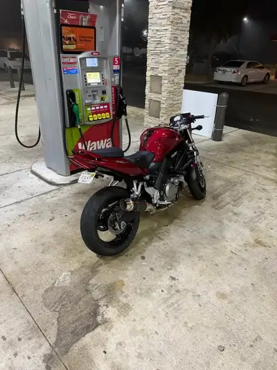 APPLY NOW: https://www.ridecollective.ca/get-pre-approved The 2007 SUZUKI SV650 is a versatile middl...