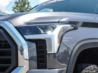 *Former Daily Rental:* Wheels: 18 Alloy, Wheels w/Silver Accents, Vehicle Stability Control (VSC) El... (image 9)