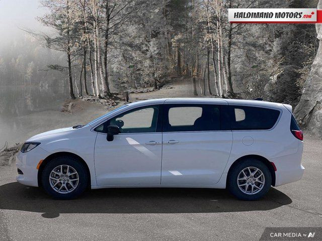 2024 Chrysler Grand Caravan SXT in Cars & Trucks in Hamilton - Image 2