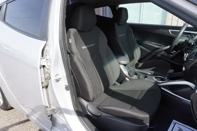 2017 Hyundai Veloster in Cars & Trucks in Oakville / Halton Region - Image 19