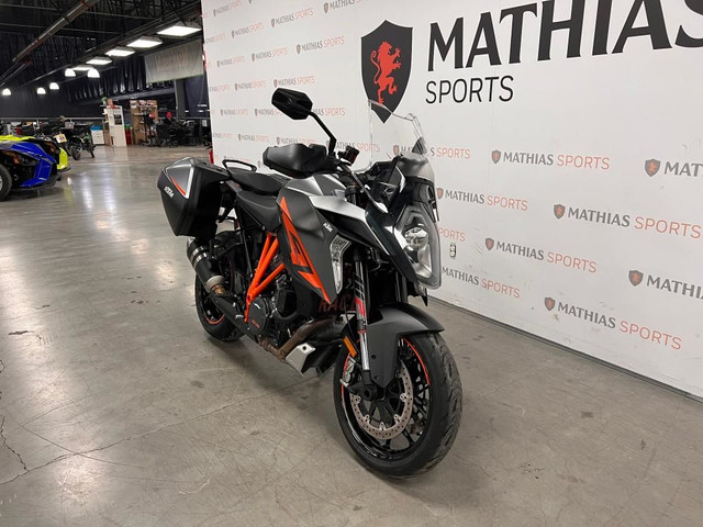 2017 KTM 1290 SUPER DUKE GT in Sport Touring in Longueuil / South Shore