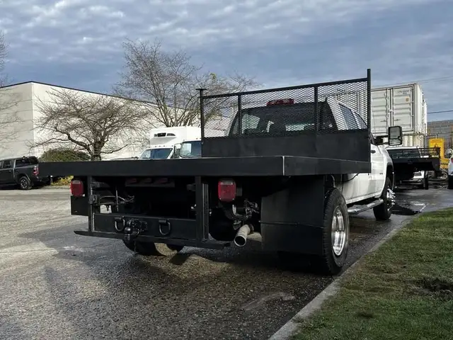2017 gmc Sierra 3500HD 9 Foot Flat Deck 4WD in Heavy Trucks in Richmond - Image 11