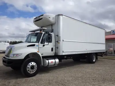 Welcome to Andy's Truck Sales. 2018 INTERNATIONAL 4300 WITH 26 FT REEFER #4826 ; THERMOKING T880S -...