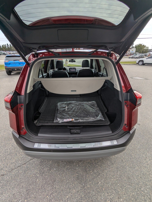 2021 Nissan Rogue SV in Cars & Trucks in Timmins - Image 4