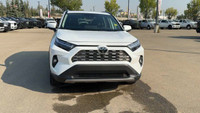 Experience the pinnacle of efficiency and premium features in this 2025 Toyota RAV4 Hybrid Limited.... (image 7)