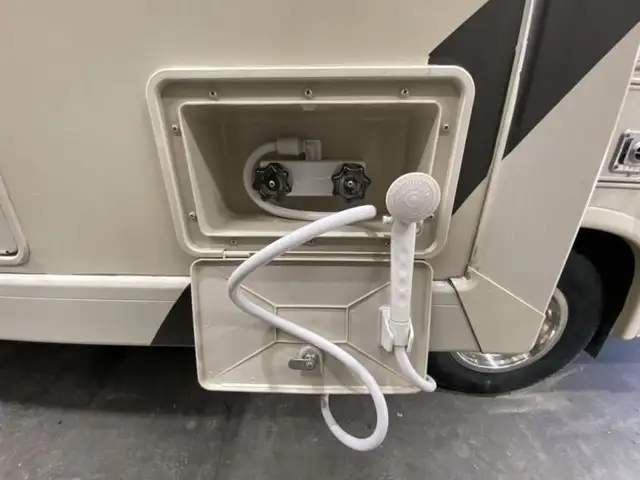 2021 Thor Motor Coach Chateau 28Z in RVs & Motorhomes in Edmonton - Image 16