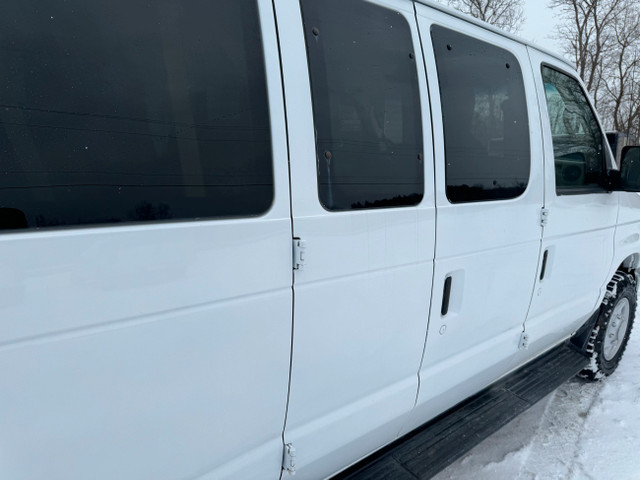 2012 Ford Econoline Wagon PASSENGER VAN CERTIFIED in Cars & Trucks in Oakville / Halton Region - Image 2