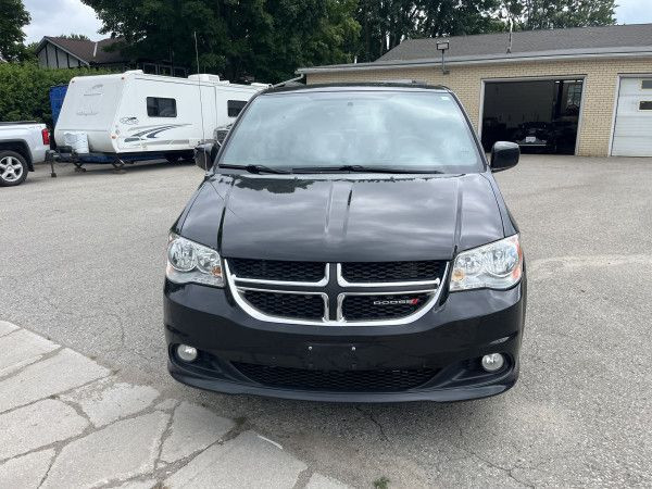2016 Dodge GRAND CARAVAN in Cars & Trucks in London - Image 2
