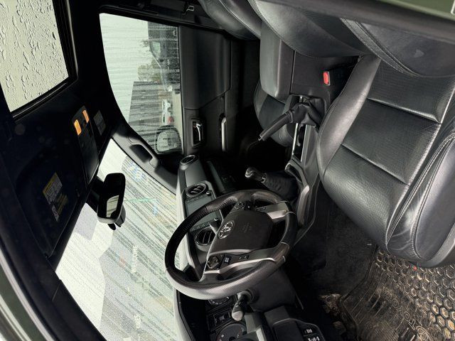 2022 Toyota Tacoma TRD Off Road Premium 4x4 | Manual | Leather in Cars & Trucks in Guelph - Image 2