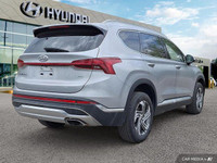 This 2022 Hyundai Santa Fe Preferred SUV boasts a sleek Shimmering Silver exterior and a sophisticat... (image 4)