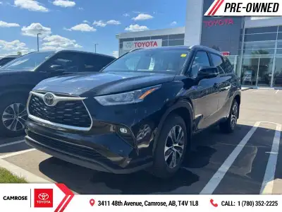 Sunroof, Power Liftgate, Blind Spot Detection, Synthetic Leather Seats, Heated Seats! Experience pre...