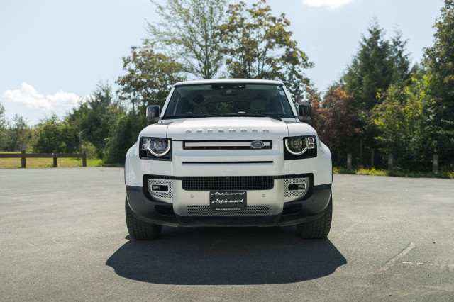 2023 Land Rover Defender in Cars & Trucks in Delta/Surrey/Langley - Image 3