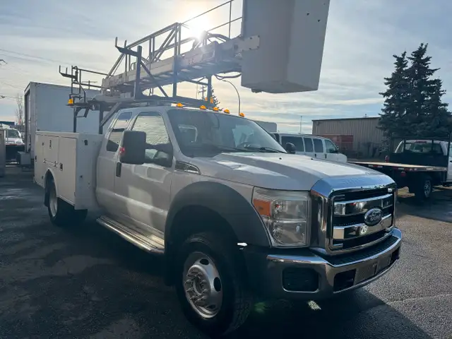 2011 Ford F-550 XLT Bucket Truck 4X4 in Heavy Trucks in Calgary - Image 7
