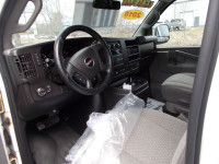 2018 GMC Savana 2500 15 Passenger Van 6.0, V8, gas, auto, pw, pl, air Frt & rear heat & air, factory... (image 7)