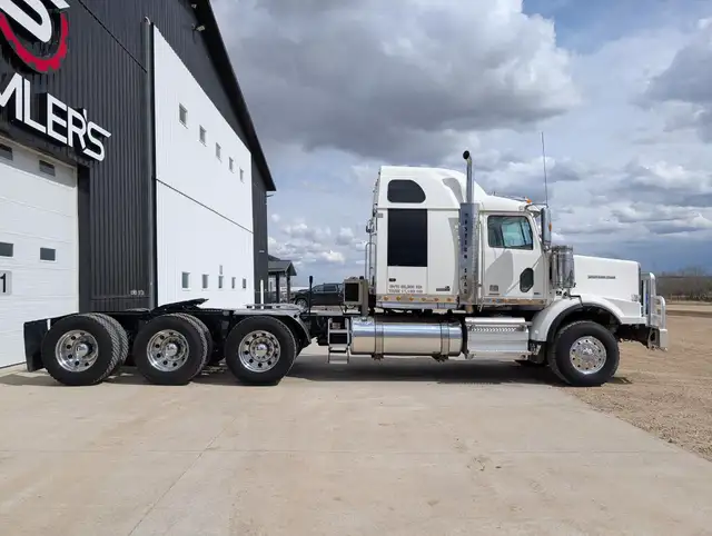 2012 WESTERN STAR 4900 in Heavy Trucks in Kamloops - Image 7