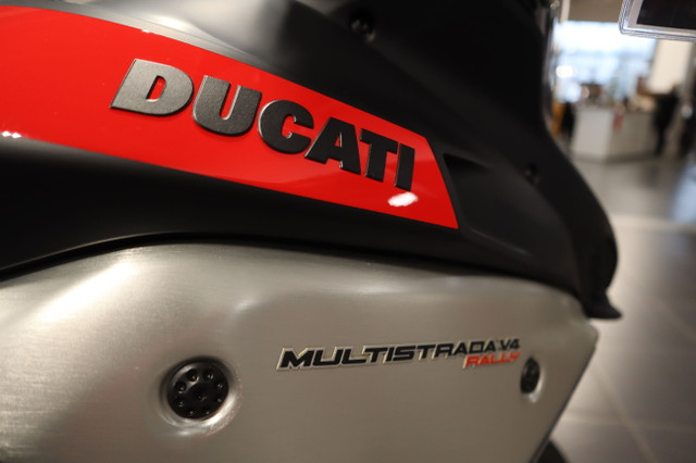 2024 Ducati Multistrada V4 Rally Brushed Aluminum & Matte Black in Sport Touring in Edmonton - Image 4