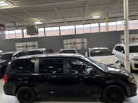 **SUMMER SPECIAL!** FEATURING : POWER SLIDING DOORS, POWER TRUNK, REAR DVD SCREEN, STOW&GO FOLDING S... (image 2)