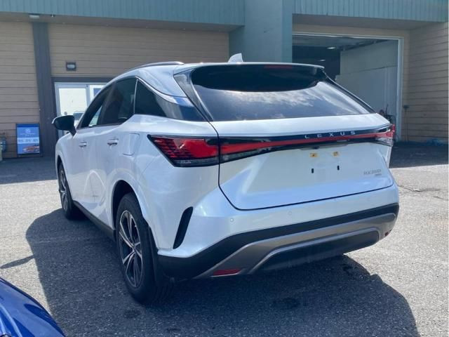 2024 Lexus RX 350 Wireless Carplay, Heat/Vent Seats in Cars & Trucks in Calgary - Image 3