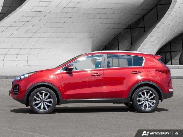 2019 Kia Sportage EX AWD | Apple CarPlay | Blind Spot in Cars & Trucks in London - Image 2