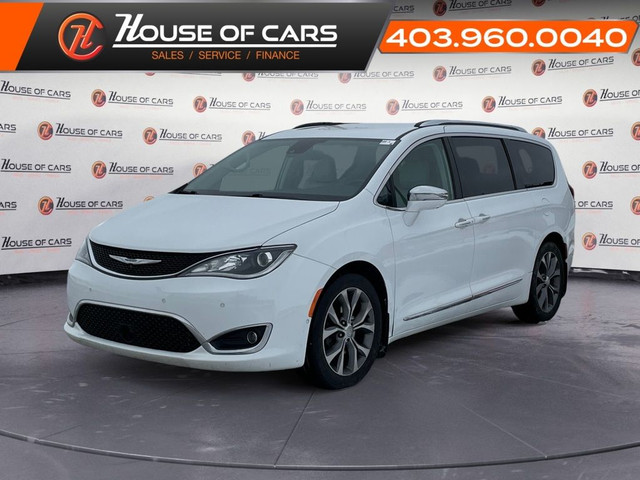  2017 Chrysler Pacifica 4dr Wgn Limited/ Leather/ Bluetooth in Cars & Trucks in Calgary