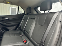 2023 Buick Encore GX Essence ST AWD - Local, accident free lease return. Equipped with panoramic sun... (image 9)