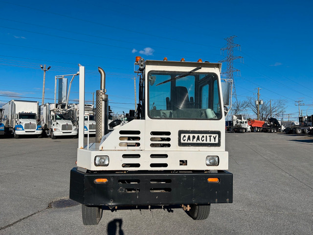 1999 CAPACITY TJ5000 4x2 Shunter/Yard Spotter in Heavy Trucks in Longueuil / South Shore - Image 2