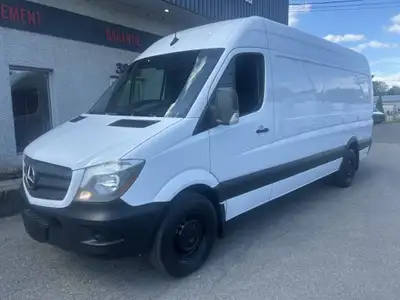 See Dealer Website for Details. 2018 Mercedes-Benz Sprinter fourgonnette utilitaire toit haut - 170...