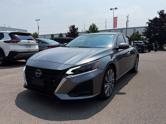 2023 Nissan Altima Platinum AWD | Moonroof | Blind spots | Push  in Cars & Trucks in City of Toronto - Image 4