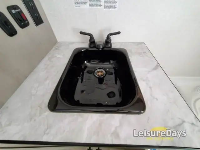 2024 Viking Viking Camping Trailers 12.0 TD PRO in Travel Trailers & Campers in Ottawa - Image 23
