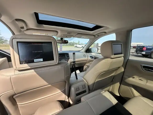2019 Nissan Pathfinder 4x4 Platinum - Sunroof in Cars & Trucks in Edmonton - Image 19