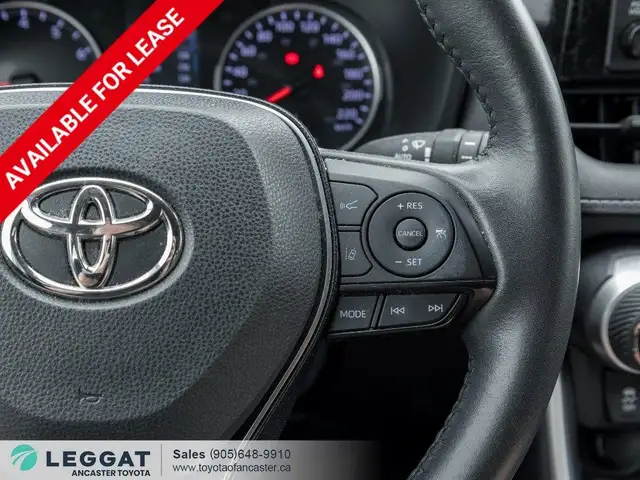 2020 Toyota RAV4 XLE FWD in Cars & Trucks in Hamilton - Image 12