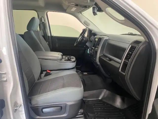 2020 Ram 1500 Classic Classic/ 4x4/ Crew/ Low K/ Lift/ Rubber/ A in Cars & Trucks in Winnipeg - Image 10