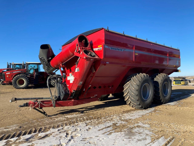 2022 Unverferth 1620 Grain Cart  in Farming Equipment in Regina