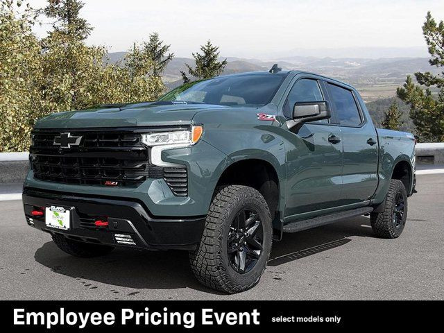 2025 Chevrolet Silverado 1500 LT Trail Boss | Running Boards in Cars & Trucks in Cowichan Valley / Duncan