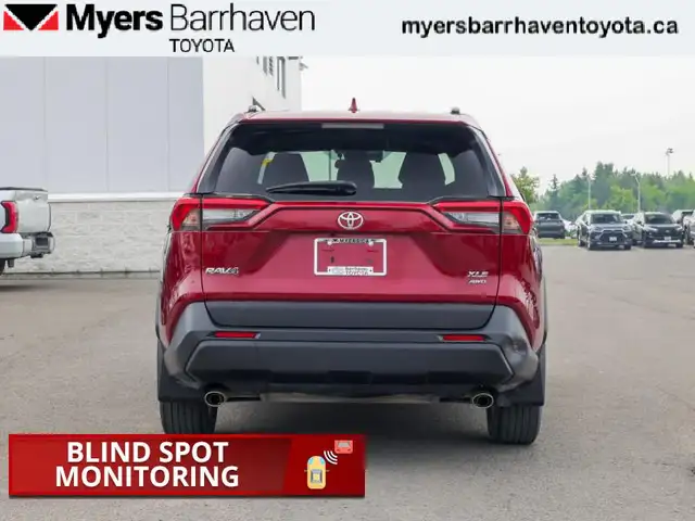2021 Toyota RAV4 XLE AWD - Sunroof - Power Liftgate in Cars & Trucks in Ottawa - Image 5