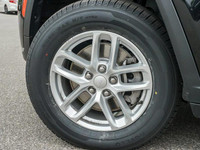 This Jeep Grand Cherokee L boasts a Regular Unleaded V-6 3.6 L/220 engine powering this Automatic tr... (image 9)
