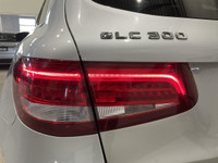 // JAMAIS ACCIDENTÉ! //Le Mercedes-Benz GLC300 2017 version GLC 300 4MATIC 2.0L **TOIT PANO**NAVI**C... (image 6)