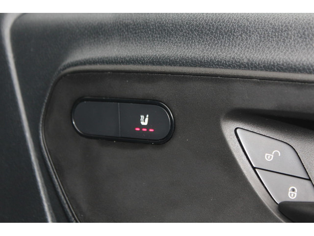 2019 Mercedes-Benz Sprinter Cargo Van \"4X4\" - \"LEATHER SEATS\ in Cars & Trucks in City of Toronto - Image 4