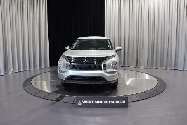 2024 Mitsubishi Outlander ES in Cars & Trucks in Edmonton