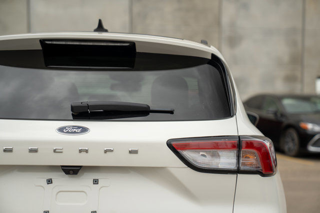 2022 Ford Escape Titanium Hybrid in Cars & Trucks in Edmonton - Image 4