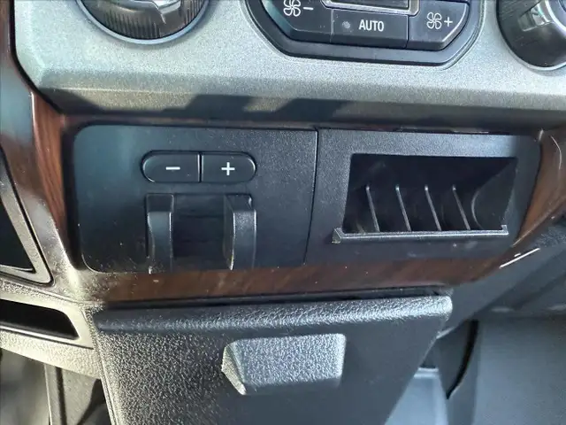 2015 Ford F-350 SD XLT Crew Cab 4WD in Cars & Trucks in Saskatoon - Image 15