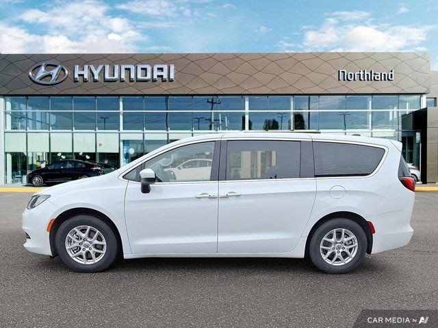 2023 Chrysler Grand Caravan SXT | Bluetooth | Backup Camera in Cars & Trucks in Prince George - Image 2