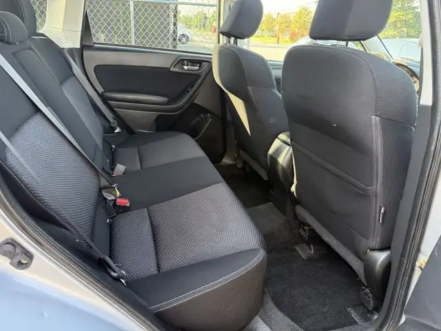2016 Subaru Forester 2.5i Touring 4dr All-wheel Drive dans Autos et camions dans Ottawa - Image 18