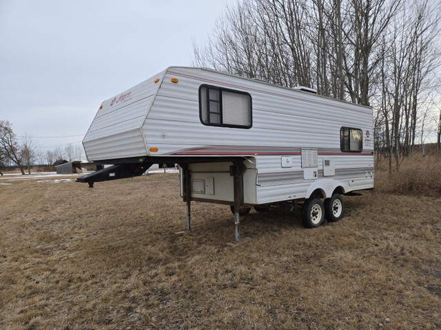 1997 Jayco 21 Ft T/A Fifth Wheel Travel Trailer 211 Eagle in Travel Trailers & Campers in Edmonton