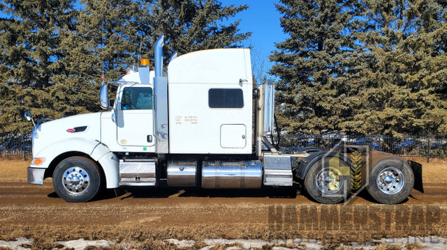 2014 PETERBILT 386 Tandem Axle Sleeper Truck in Heavy Equipment in Edmonton - Image 4