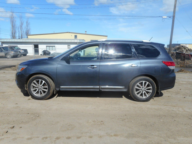 2014 Nissan Pathfinder SUV in Cars & Trucks in St. Albert - Image 3