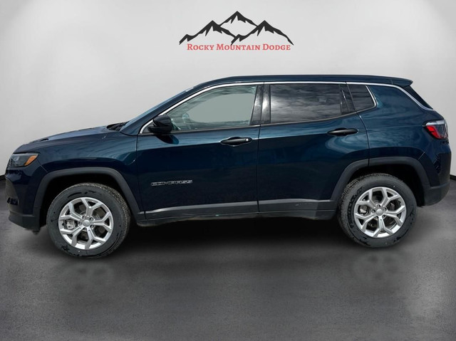 DRIVE FOR $125 WEEKLY ! EX-DEMO 2024 JEEP COMPASS 4X4 in Cars & Trucks in Red Deer