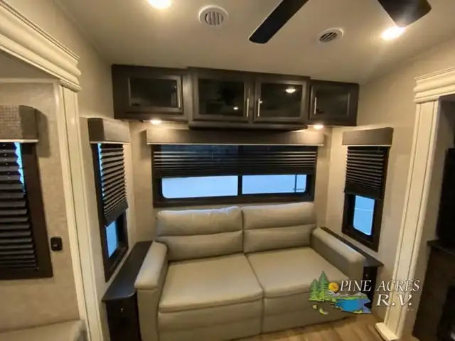 2021 Jayco Eagle 321RSTS in Travel Trailers & Campers in Truro - Image 13