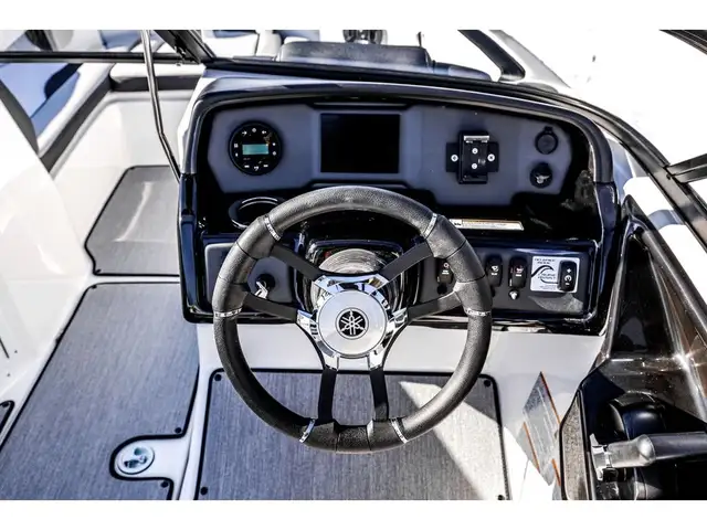 2025 Yamaha AR 195 in Powerboats & Motorboats in Québec City - Image 17
